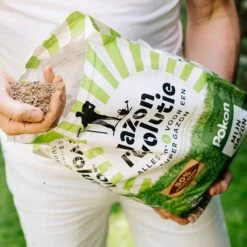 Pokon Gazon Revolutie - 12,5kg - Gazonmest / Graszaad / Bodemverbeteraar - Geschikt Voor 250m² - Binnen 15 Dagen Resultaat 10 Pokon Gazon Revolutie - 12,5kg - Gazonmest / Graszaad / Bodemverbeteraar - Geschikt Voor 250m² - Binnen 15 Dagen Resultaat -Beroemde Tuinonderhouds Winkel 1200x1198 3