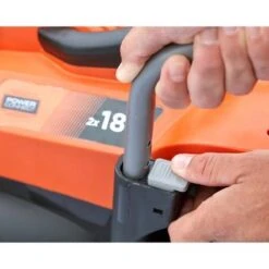 Black & Decker BLACK+DECKER BCMW3318N-XJ Grasmaaier - 18V - 33cm - Excl. Accu & Lader 25 Black & Decker BLACK+DECKER BCMW3318N-XJ Grasmaaier - 18V - 33cm - Excl. Accu & Lader -Beroemde Tuinonderhouds Winkel 1200x1200 301