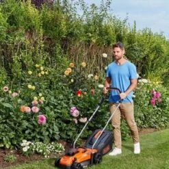 Black & Decker BLACK+DECKER BCMW3318N-XJ Grasmaaier - 18V - 33cm - Excl. Accu & Lader 28 Black & Decker BLACK+DECKER BCMW3318N-XJ Grasmaaier - 18V - 33cm - Excl. Accu & Lader -Beroemde Tuinonderhouds Winkel 1200x1200 303