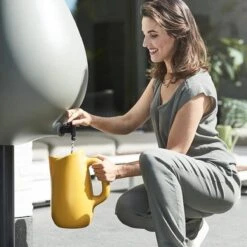 Elho Pure Raindrop 70L - Geel/Oker -Beroemde Tuinonderhouds Winkel 1200x1200 479