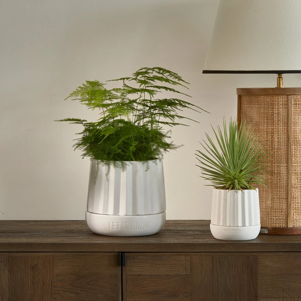 Riviera Maison Plantenbak Rond, Bloempot Met Ribbel - RM Let It Grow Planter - Wit - Porselein - Maat S 2 Riviera Maison Plantenbak Rond, Bloempot Met Ribbel - RM Let It Grow Planter - Wit - Porselein - Maat S - Afbeelding 2