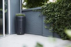 Elho Green Basics Regenton - Regenton - Living Black - Buiten - 200 Liter -Beroemde Tuinonderhouds Winkel 1200x800 115