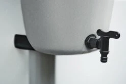 Elho Green Basics Rain Catcher 33 - Regenton Voor Balkonbuiten - Ø 33.5 X H 73.5 Cm - Grijs/Living Concrete -Beroemde Tuinonderhouds Winkel 1200x800 122