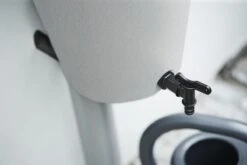 Elho Green Basics Rain Catcher 33 - Regenton Voor Balkonbuiten - Ø 33.5 X H 73.5 Cm - Grijs/Living Concrete -Beroemde Tuinonderhouds Winkel 1200x800 123