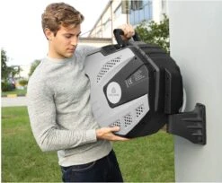 CoolHome Wandslangenbox 15 Meter + 1,5 Meter - Tuinslang Met Haspel- Slangenhouder 180° Draaibaar - Tuinslanghaspel Zwart - Grijs 15 CoolHome Wandslangenbox 15 Meter + 1,5 Meter - Tuinslang Met Haspel- Slangenhouder 180° Draaibaar - Tuinslanghaspel Zwart - Grijs -Beroemde Tuinonderhouds Winkel 1200x992 3