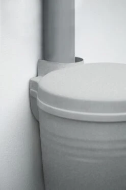 Elho Green Basics Rain Catcher 33 - Regenton Voor Balkonbuiten - Ø 33.5 X H 73.5 Cm - Grijs/Living Concrete -Beroemde Tuinonderhouds Winkel 800x1200 33