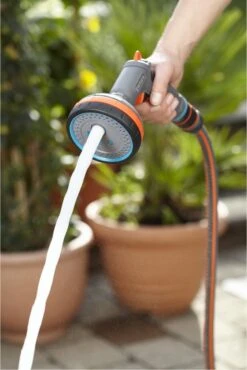 GARDENA - Comfort Broeskop - 5 Straalsoorten - Grijs -Beroemde Tuinonderhouds Winkel 801x1200 1