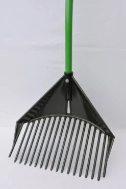 Golden Gark Multihark - Voor Harken, Scheppen En Zeven - Per Stuk – Groen -Beroemde Tuinonderhouds Winkel 803x1200